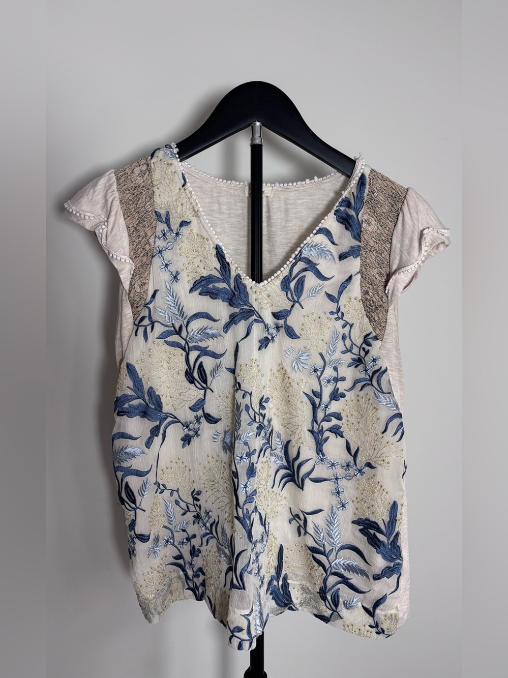 TINY by Anthropologie Floral V-Neck Flutter Sleeve Top | S | Boho | Coastal